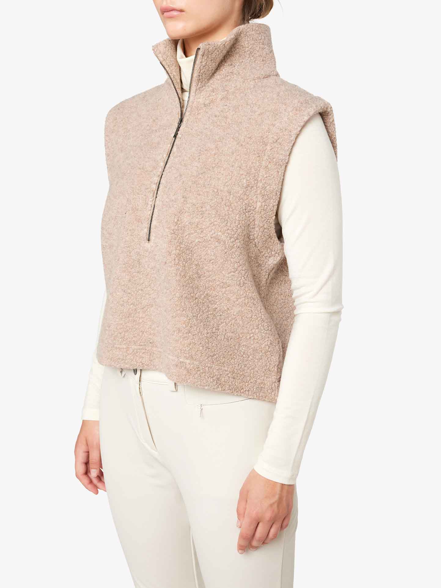 Alta Vest Women