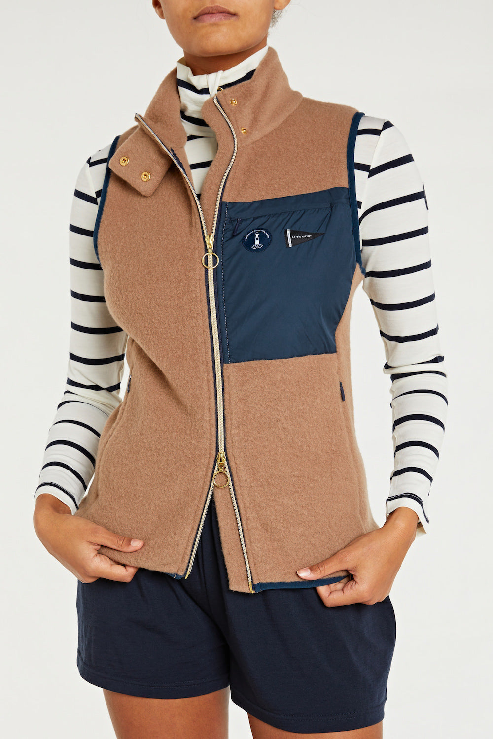 Faerder Vest Women Camel